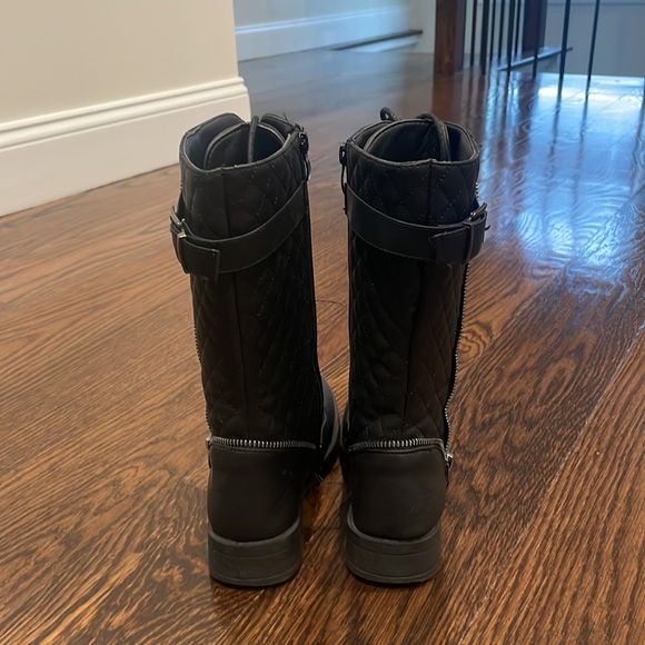 Black size 2 girl boots - Picture 4 of 6